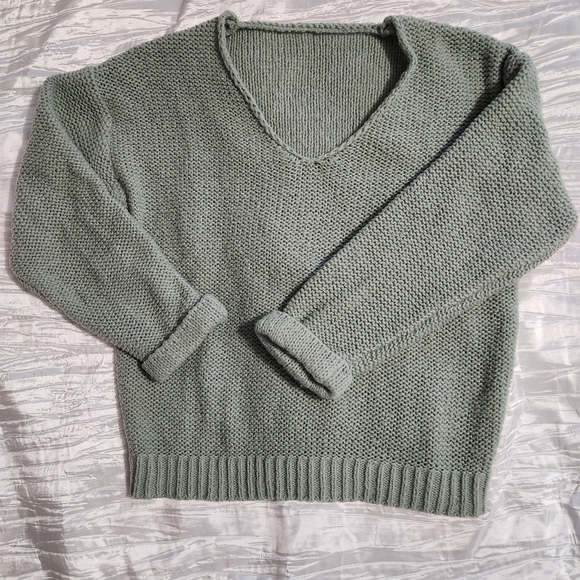 No Label Sweaters - Women's V-Neck Knit Sweater - Green Size Large